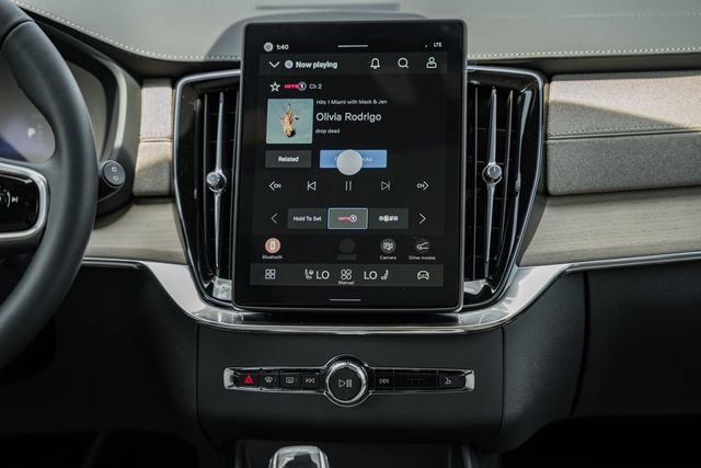 New 2026 Volvo XC90 T8 Core AWD/4WD image 21