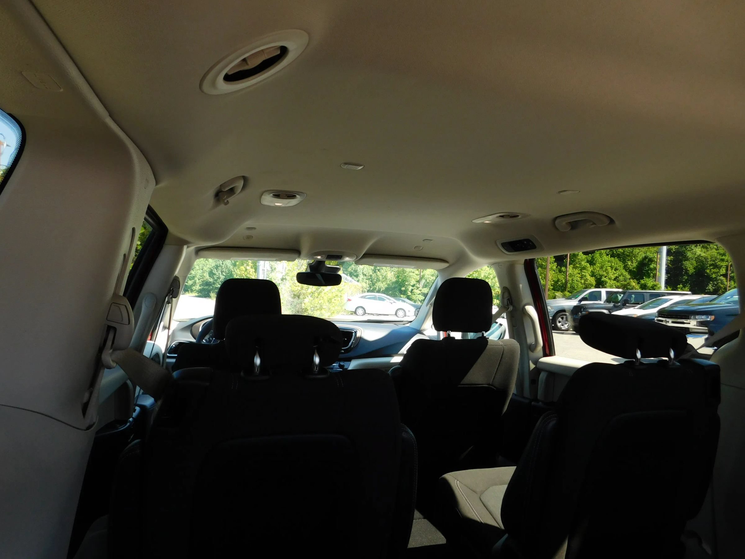 Used 2024 Chrysler Voyager LX FWD image 10