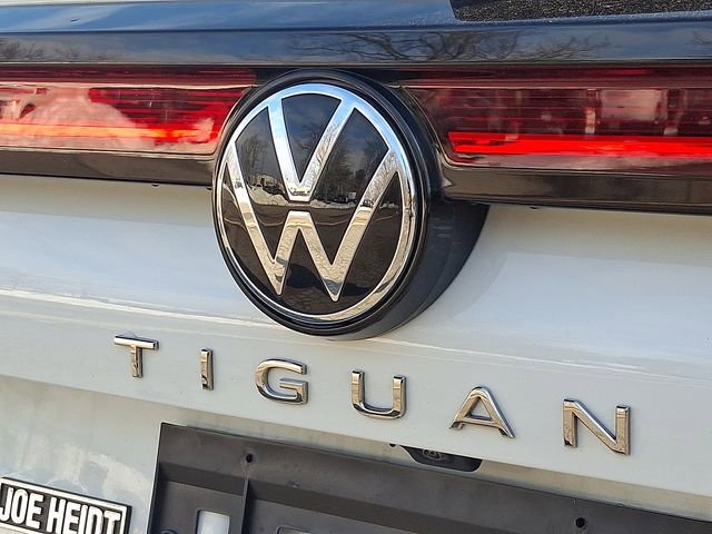 Certified 2025 Volkswagen Tiguan SE w/ Panoramic Sunroof Package AWD/4WD image 31