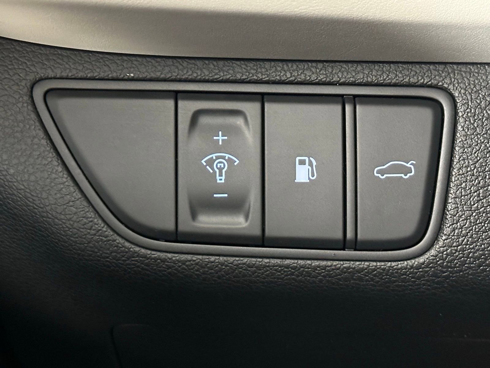 Used 2023 Genesis G70 2.0T w/ Sport Prestige Package image 22