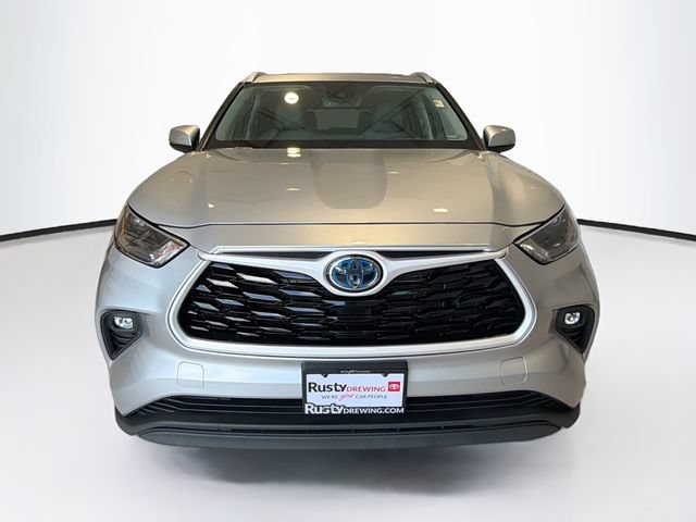 Certified 2024 Toyota Highlander XLE AWD/4WD image 2