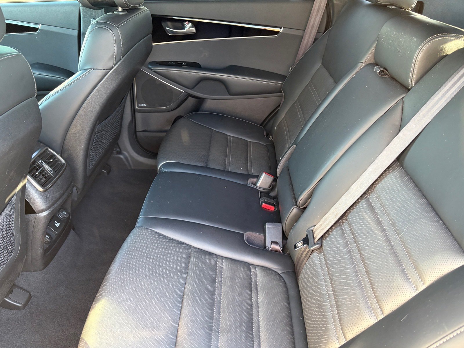Used 2016 Kia Sorento SX FWD image 13