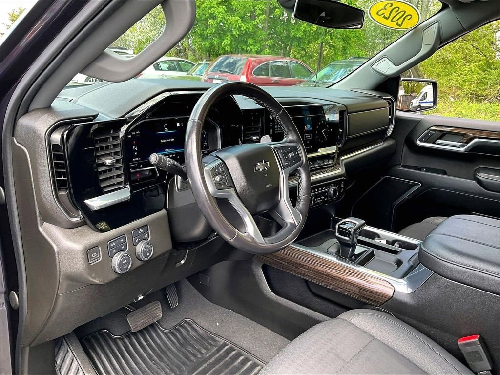 Used 2023 Chevrolet Silverado 1500 RST w/ Z71 Off-Road Package AWD/4WD image 8