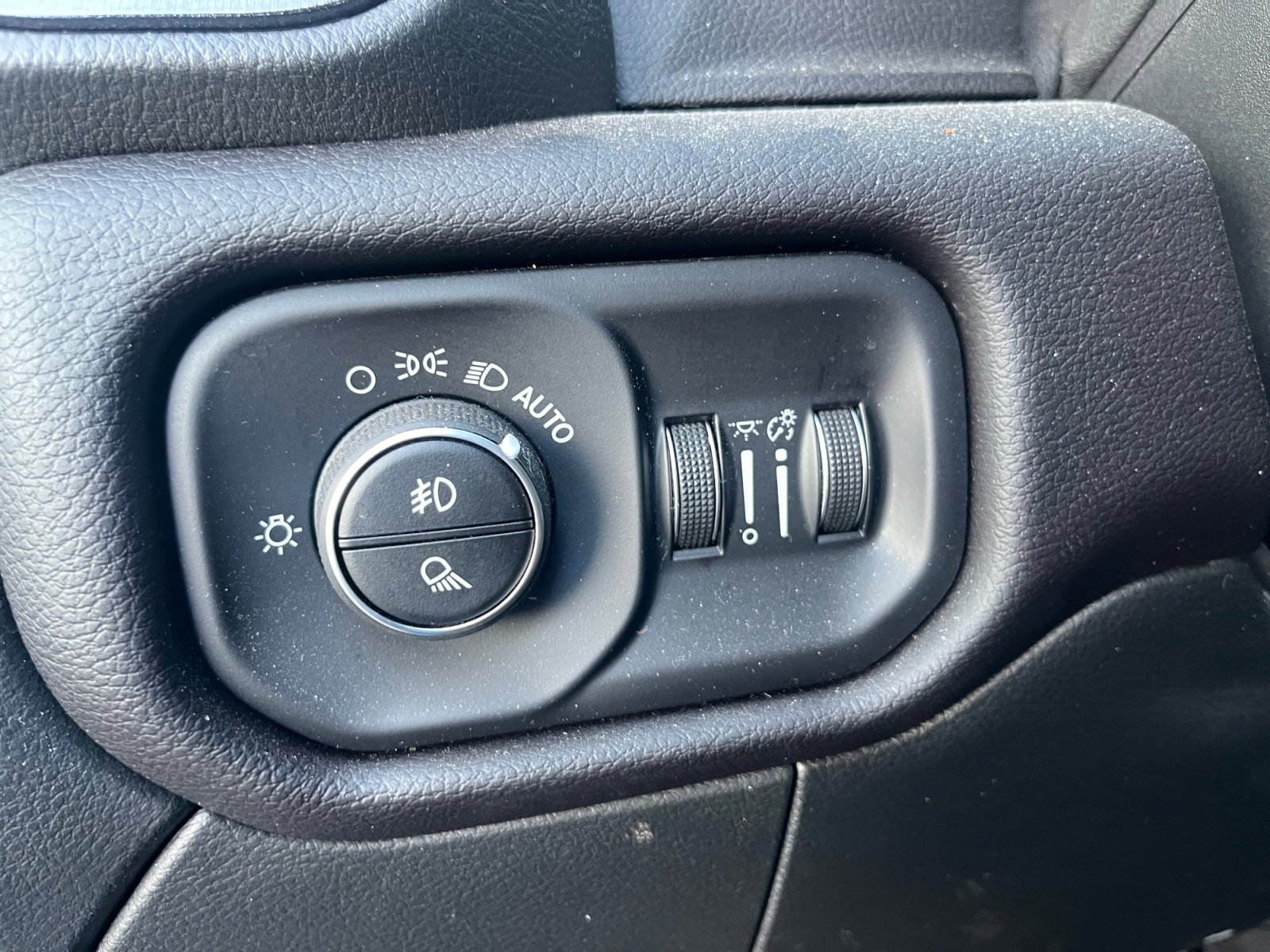 Used 2024 RAM 2500 Rebel w/ Towing Technology Group image 14