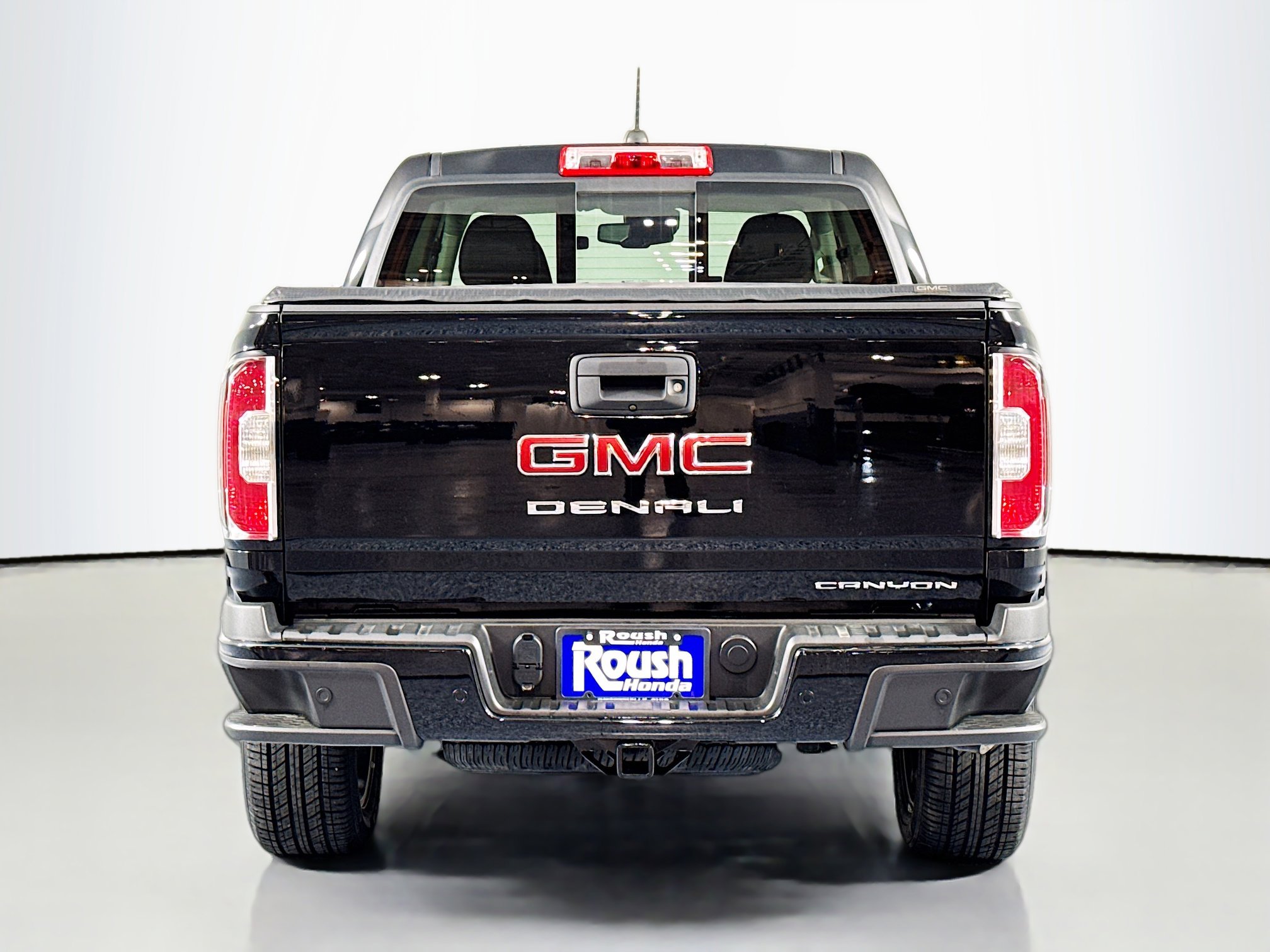 Used 2022 GMC Canyon Denali w/ Denali Black Edition Package image 6