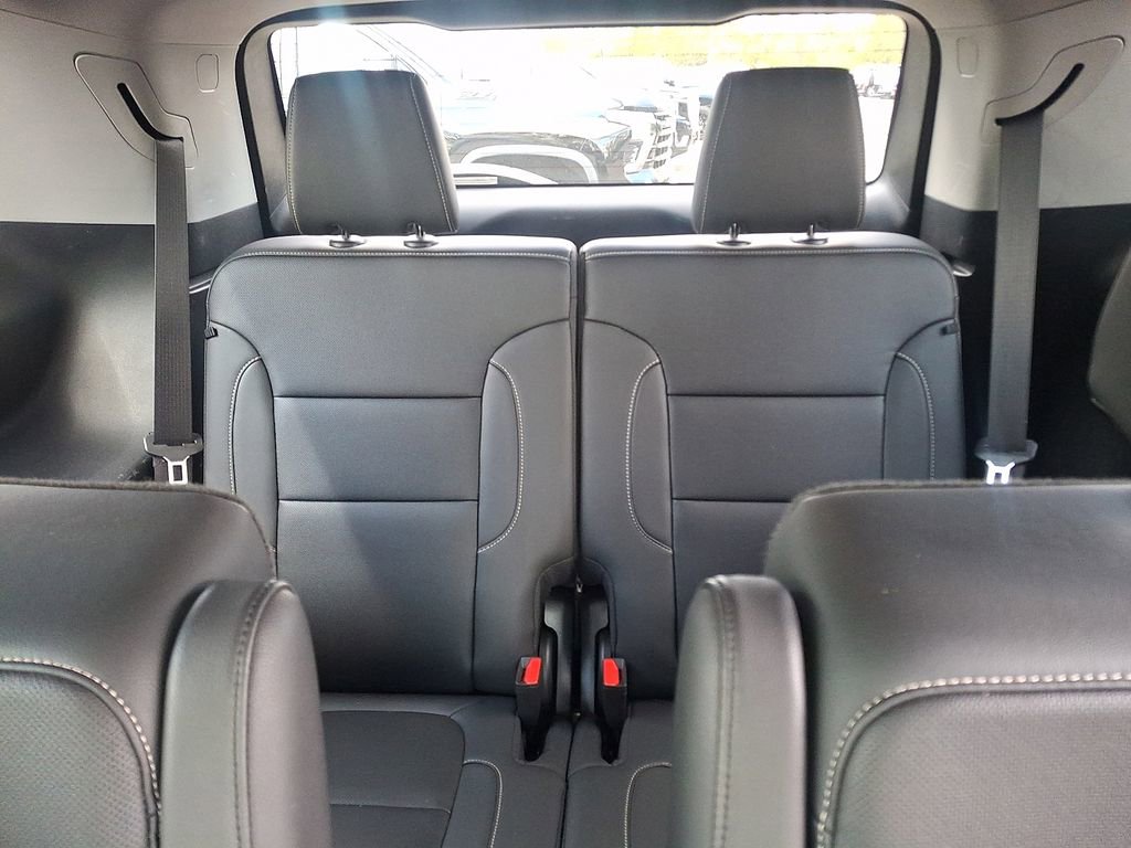 Used 2023 GMC Acadia SLT w/ Preferred Package AWD/4WD image 14