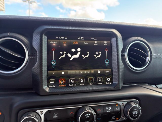 Used 2022 Jeep Wrangler Unlimited Sahara AWD/4WD image 17