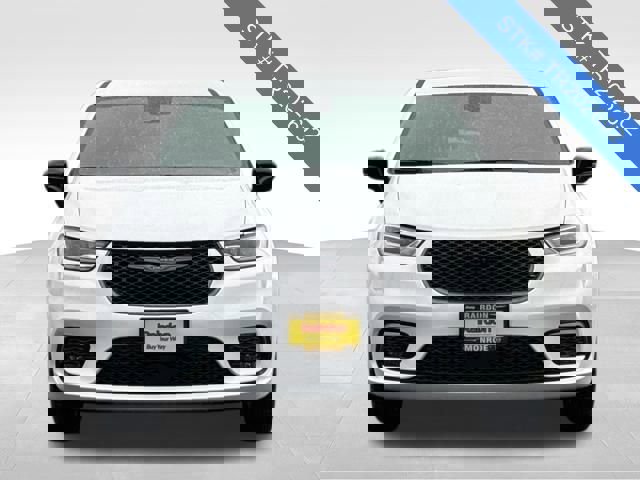 New 2026 Chrysler Pacifica Select image 2