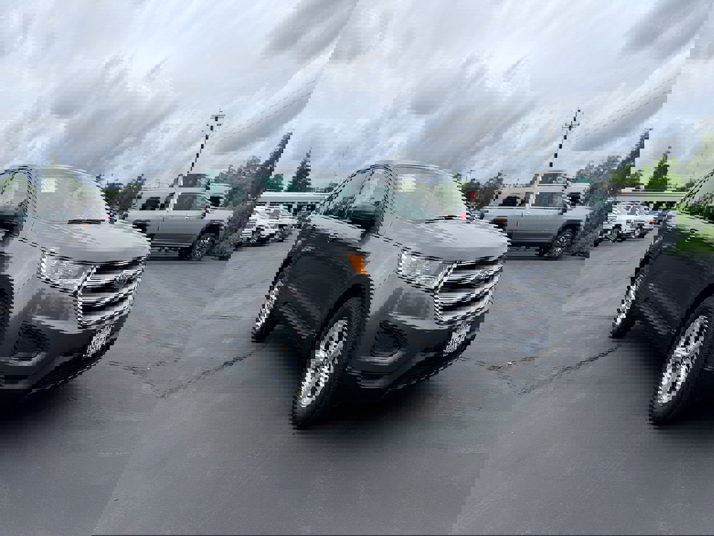 Used 2017 Ford Edge SE image 4