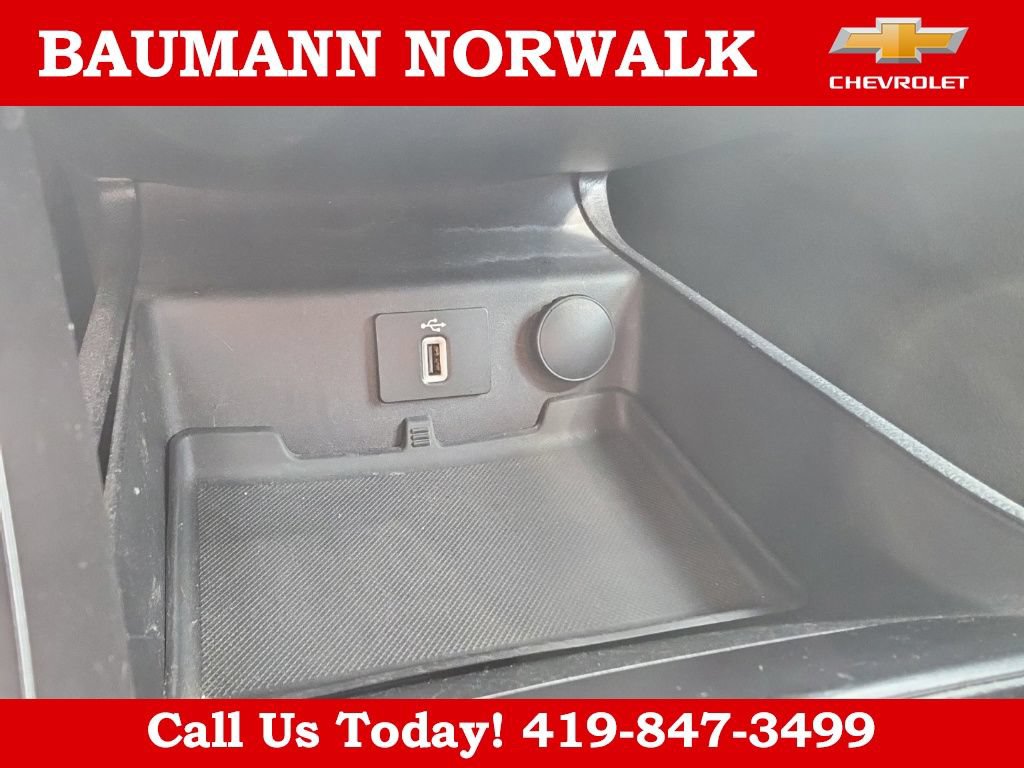 Used 2017 Ford Fusion SE w/ Fusion SE Technology Package FWD image 44