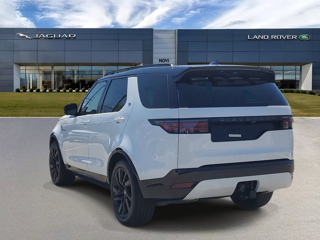 Used 2025 Land Rover Discovery Dynamic SE AWD/4WD image 2