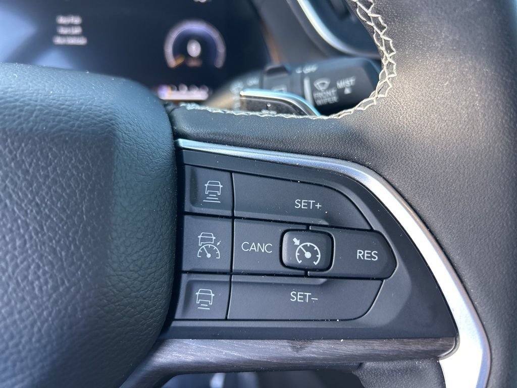 Used 2024 Jeep Grand Cherokee Limited AWD/4WD image 48