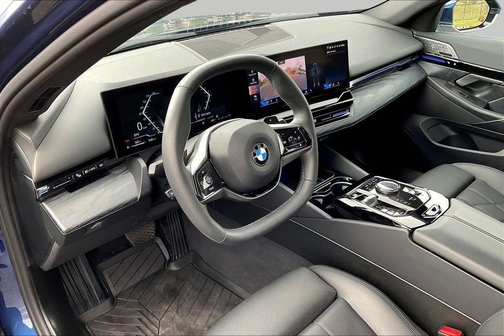 Used 2024 BMW 530i xDrive w/ Convenience Package AWD/4WD image 17