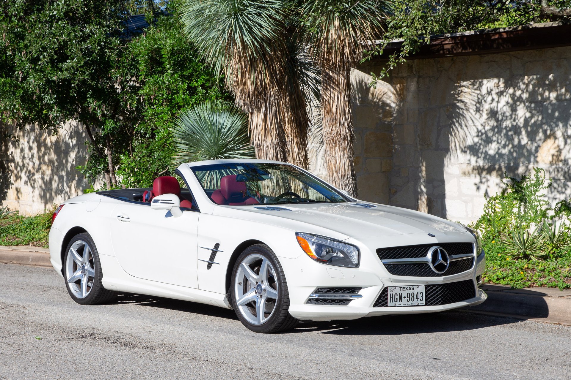 Used 2015 Mercedes-Benz SL 400 image 1