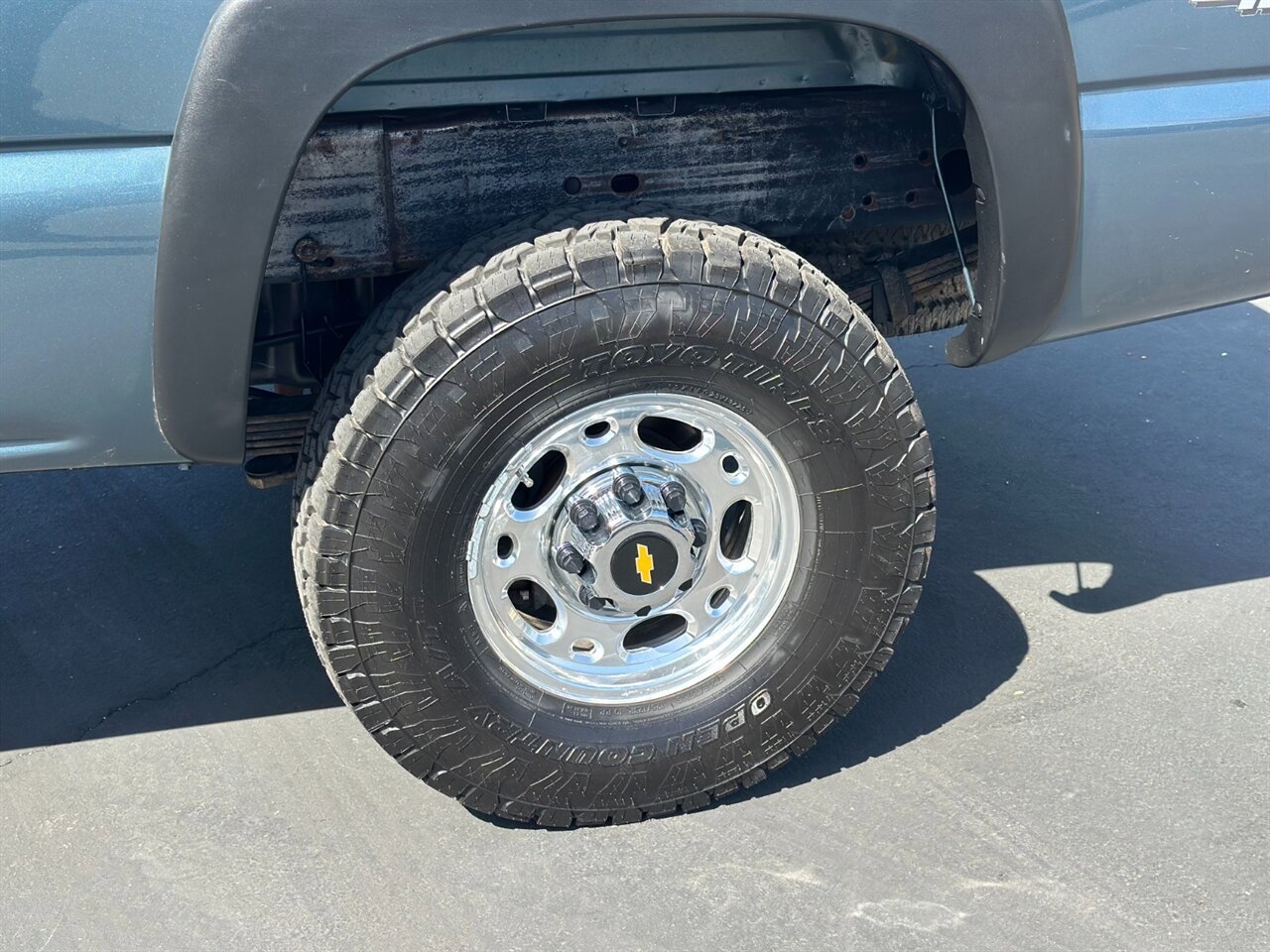 Used 2006 Chevrolet Silverado 3500 LT w/ Skid Plate Package AWD/4WD image 23