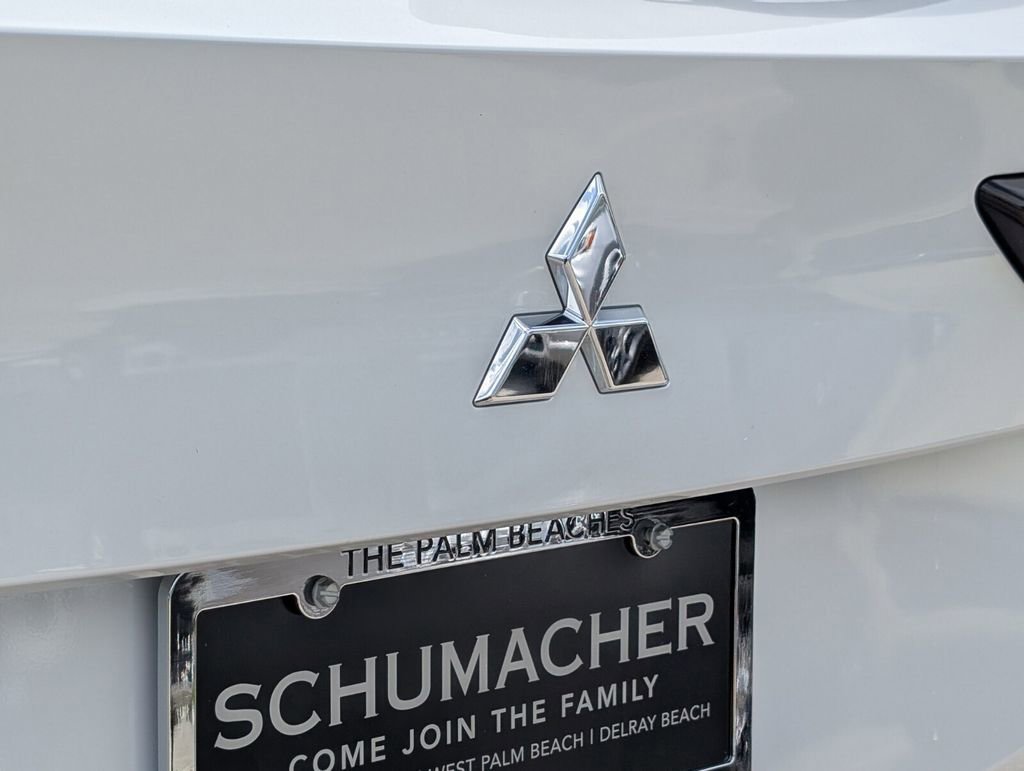 Used 2022 Mitsubishi Outlander SEL image 15