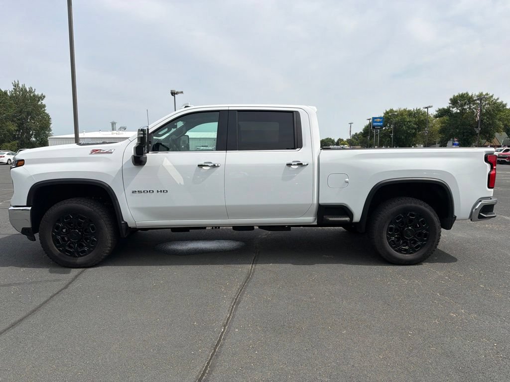 Used 2025 Chevrolet Silverado 2500 LTZ w/ LTZ Plus Package AWD/4WD image 4