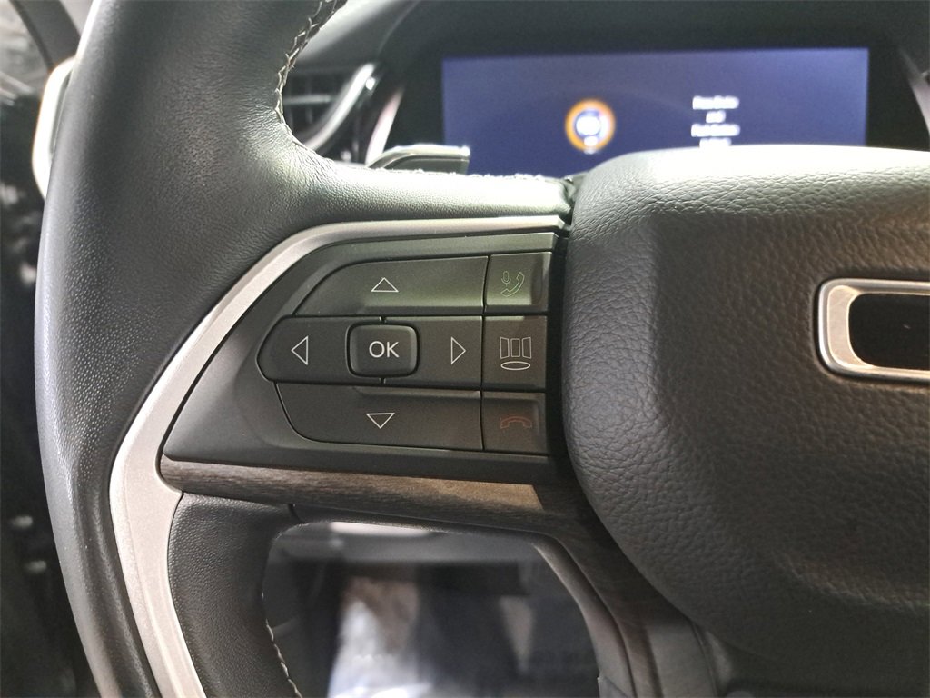 Certified 2022 Jeep Grand Cherokee Limited w/ Luxury Tech Group II image 17