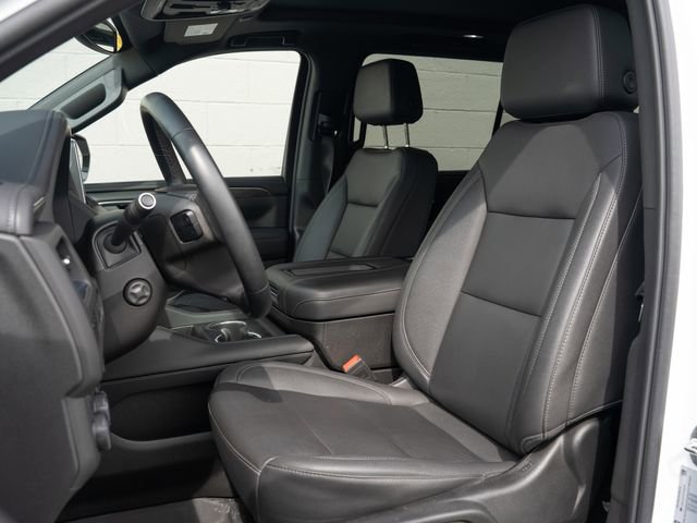 Used 2023 Chevrolet Suburban Z71 w/ Luxury Package AWD/4WD image 5