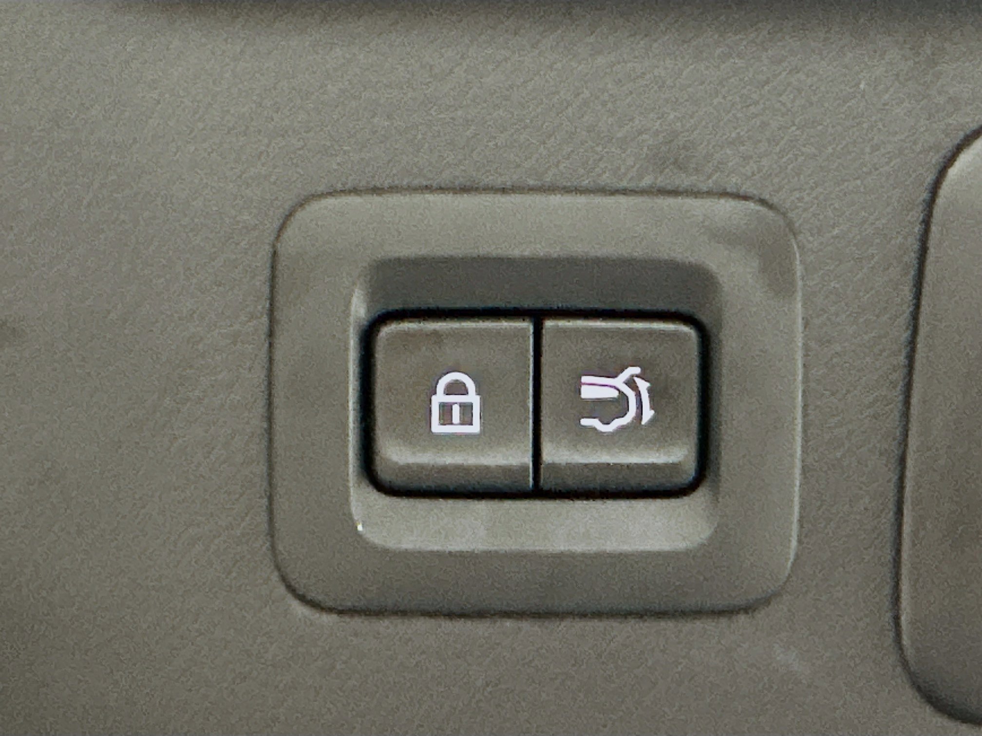 Used 2025 MAZDA CX-90 3.3 Turbo w/ Premium Plus Pkg image 32