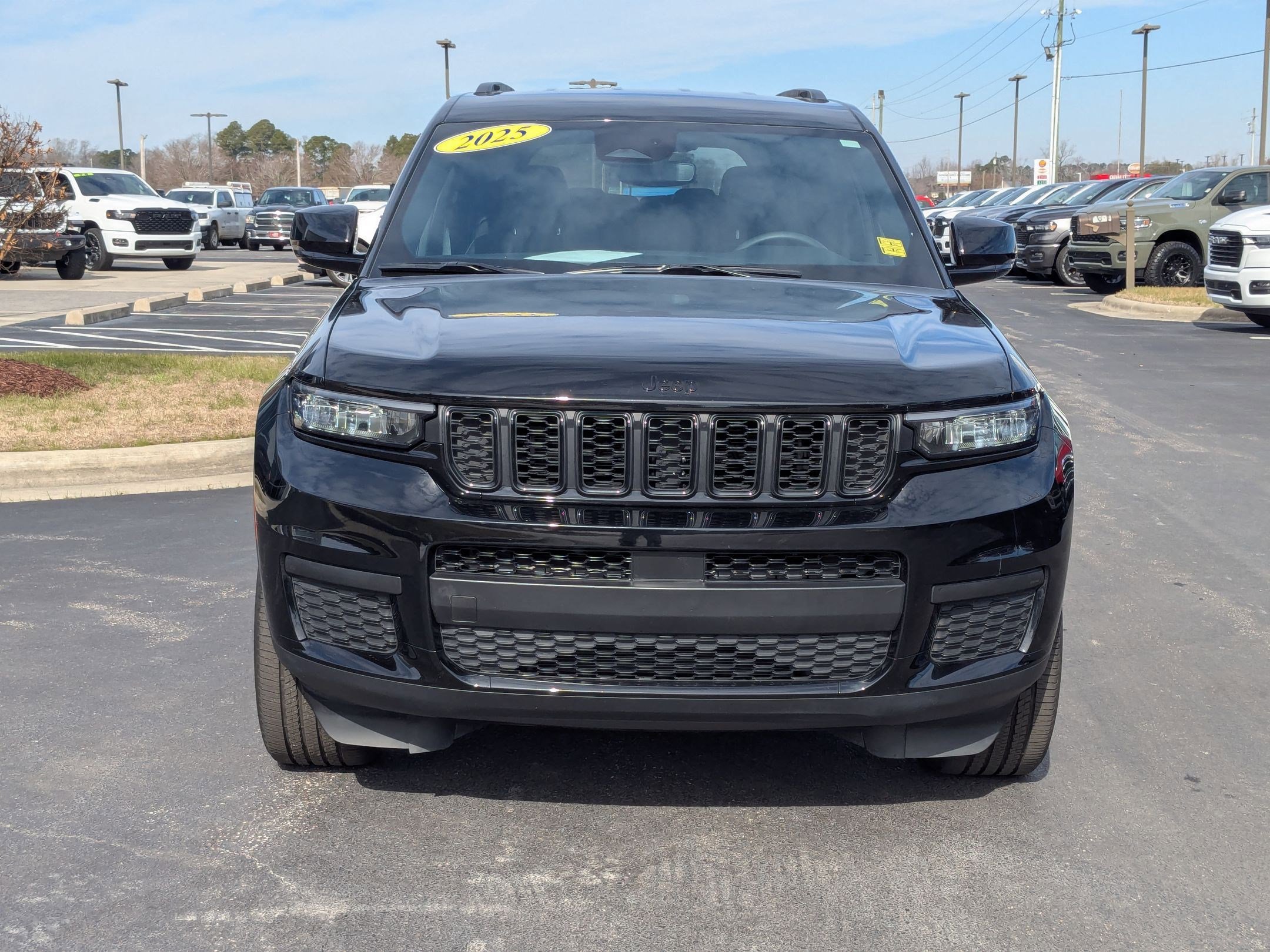 Certified 2025 Jeep Grand Cherokee L Laredo image 2
