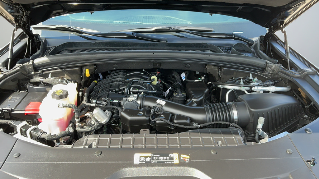 Used 2025 Jeep Grand Cherokee Laredo X RWD image 23