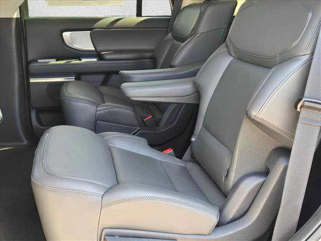 New 2026 Ford Expedition Active image 16