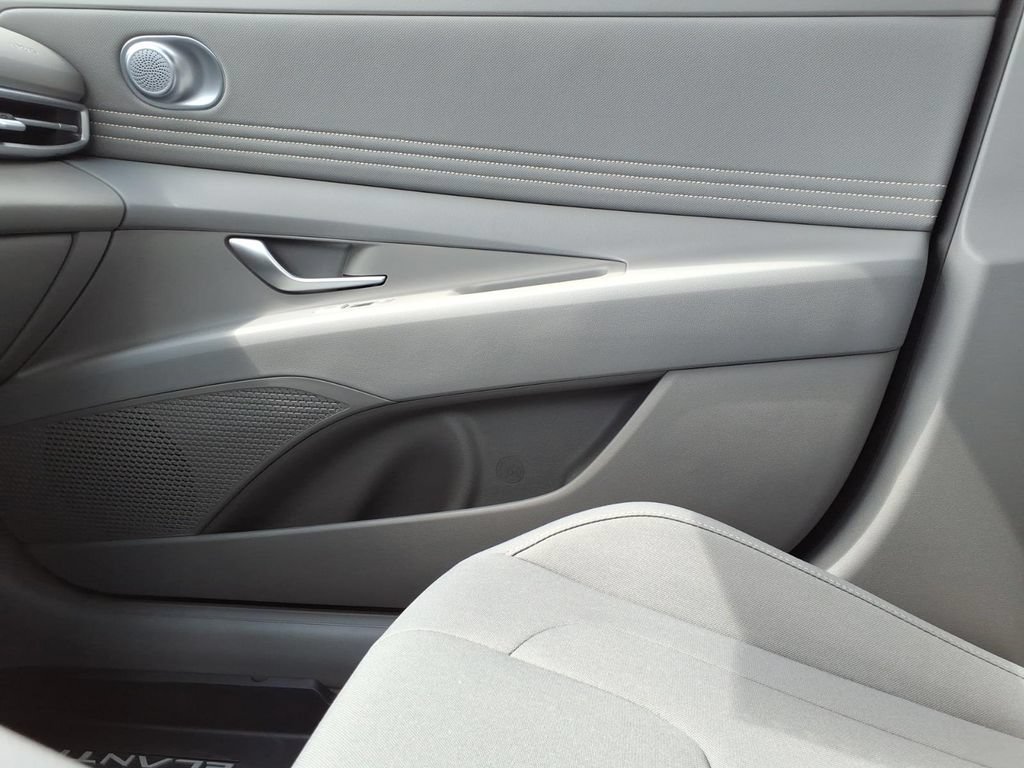 New 2026 Hyundai Elantra SEL Sport Premium FWD image 23