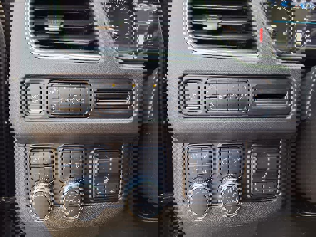 Used 2021 GMC Yukon SLT w/ SLT Luxury Plus Package image 20