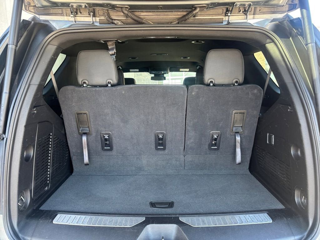 Used 2025 Chevrolet Tahoe Z71 AWD/4WD image 16
