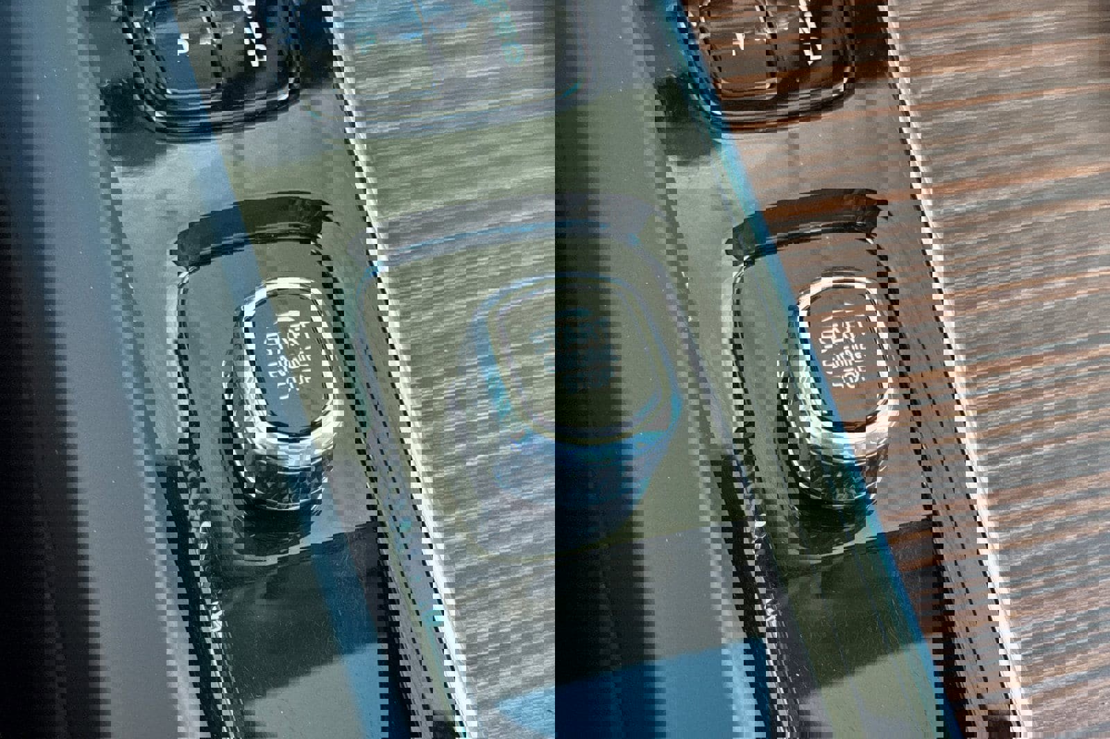 Certified 2023 Volvo XC60 T8 Ultimate image 26