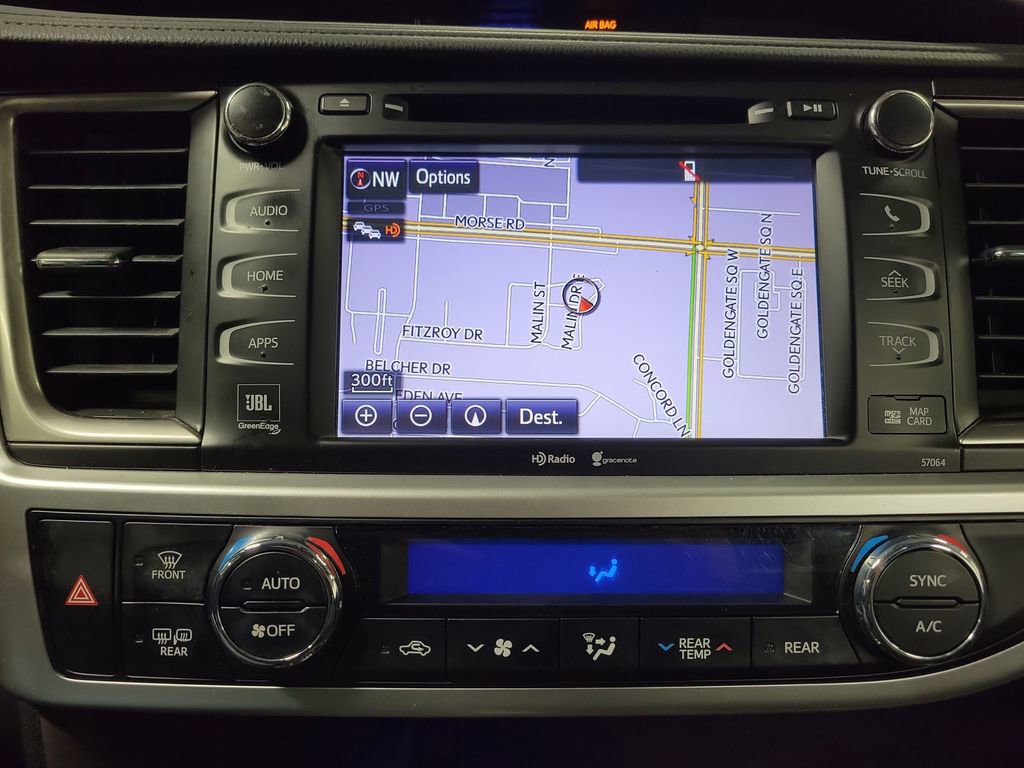 Used 2015 Toyota Highlander Limited image 19