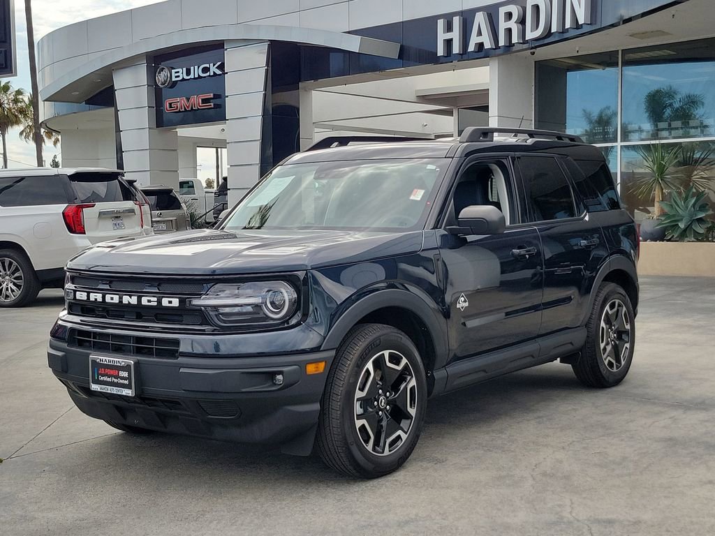 Used 2023 Ford Bronco Sport Outer Banks w/ Tech Package AWD/4WD image 2