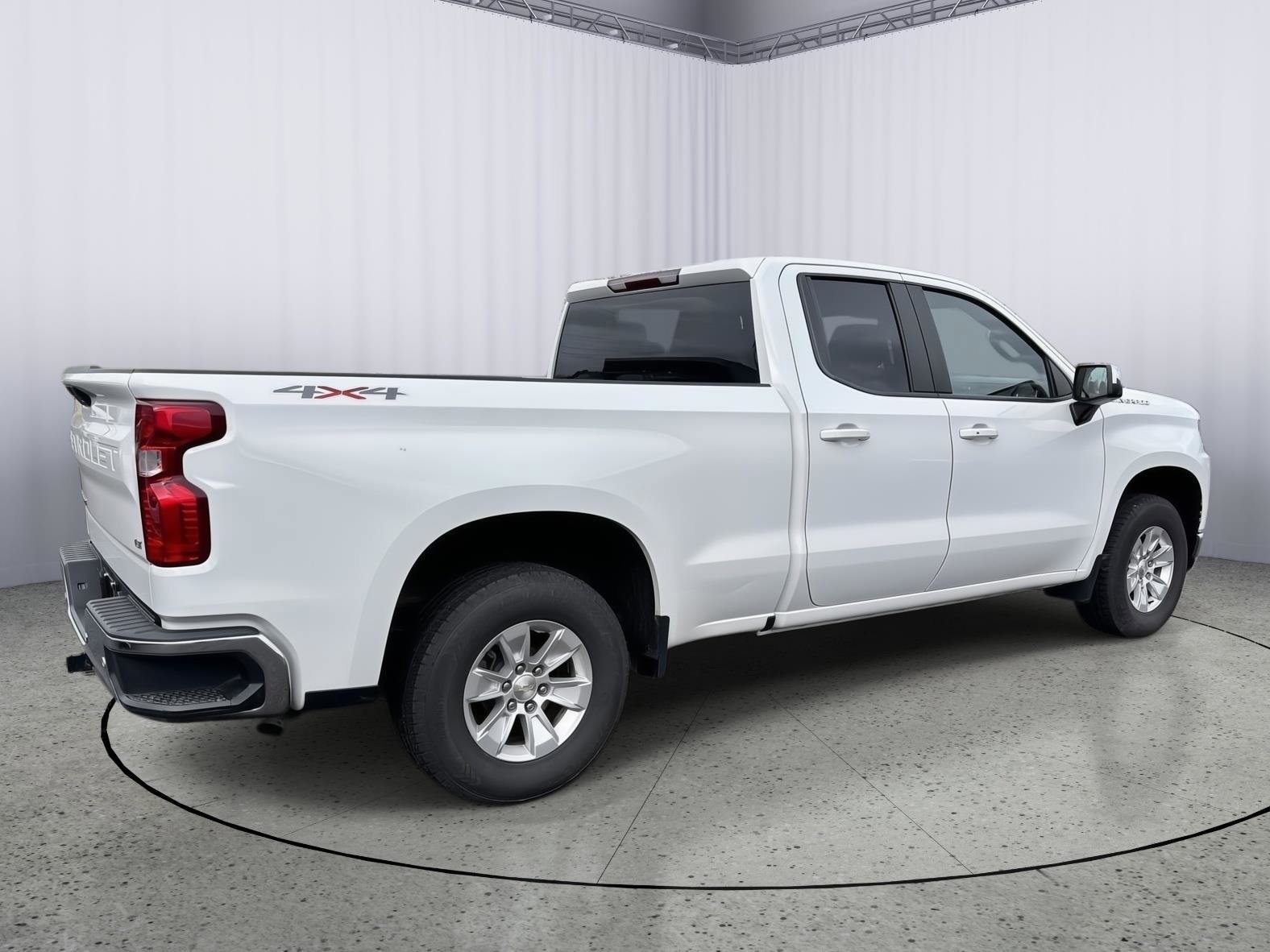 Used 2020 Chevrolet Silverado 1500 LT w/ Convenience Package image 6