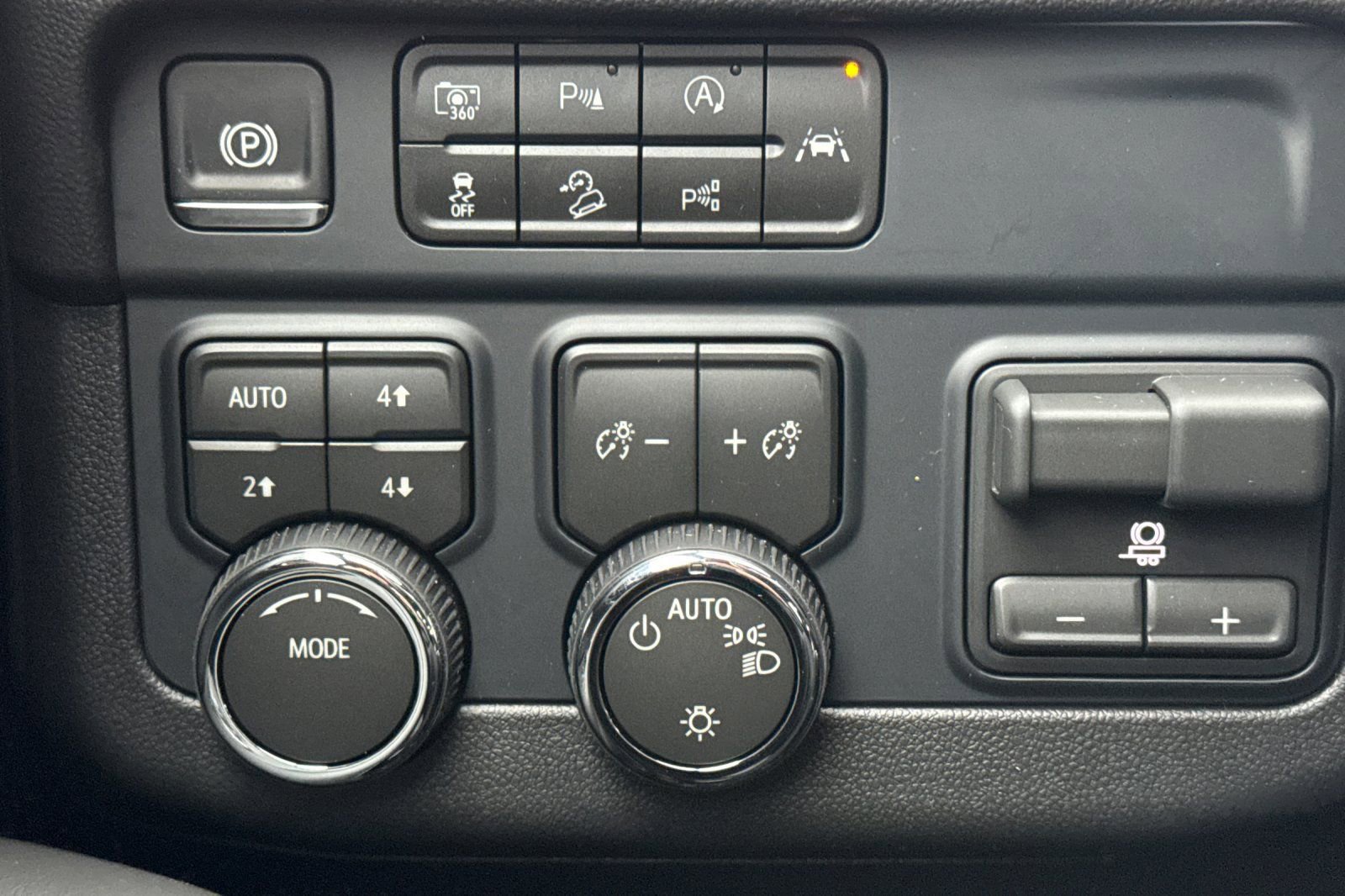 New 2026 Chevrolet Suburban LS w/ Max Trailering Package image 28