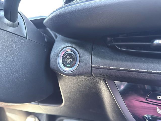 Used 2021 Buick Envision Essence w/ Technology Package I image 17