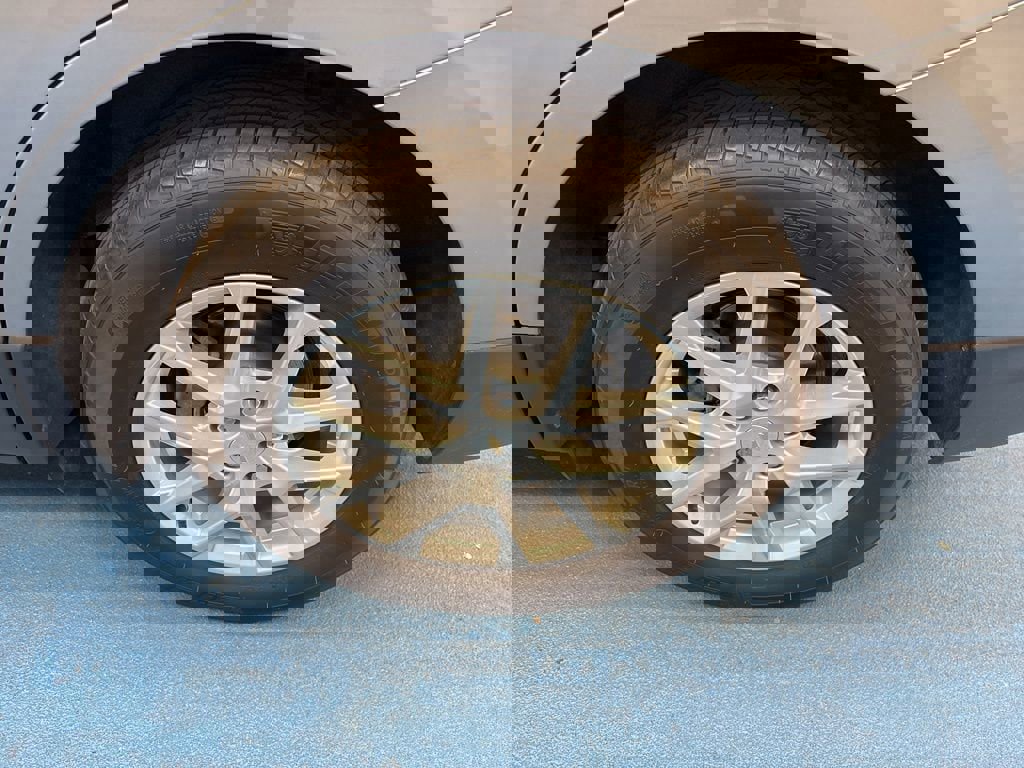 Used 2023 Chevrolet Equinox LT w/ LPO, Floor Liner Package image 16