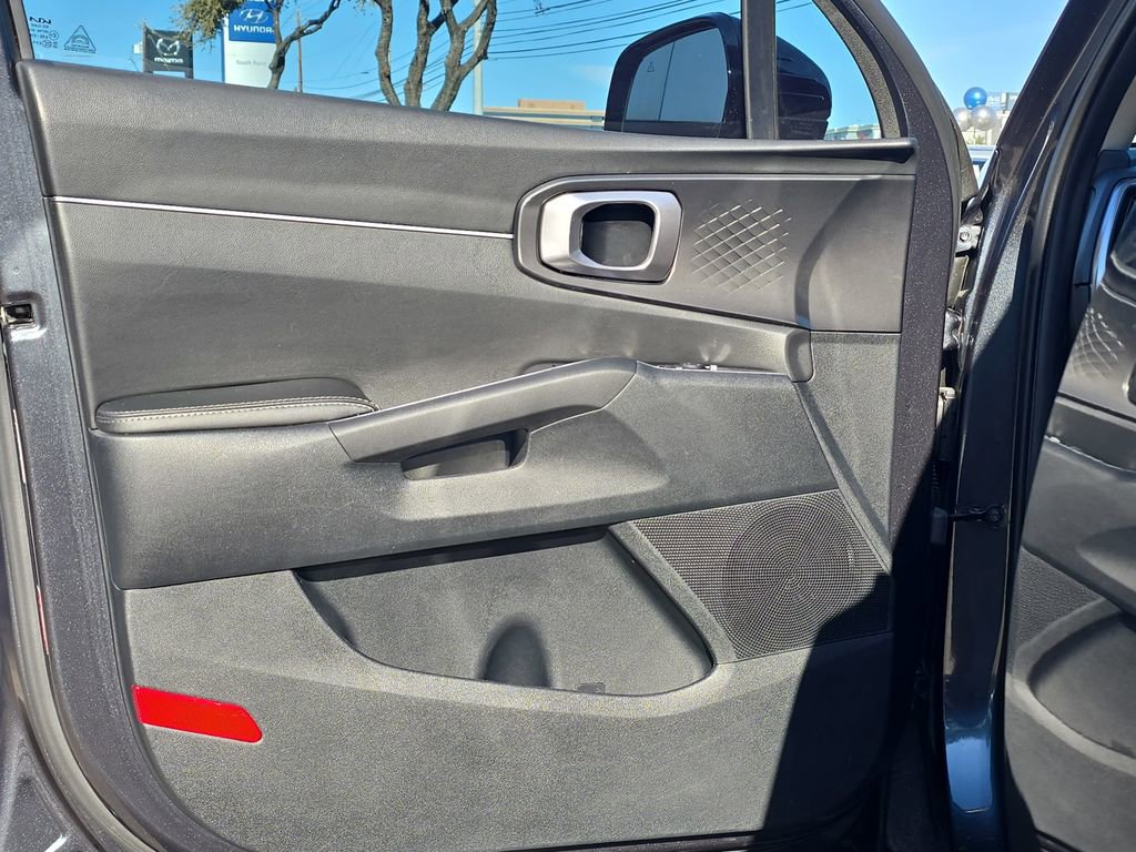 Used 2023 Kia Sorento S w/ Panoramic Sunroof Package image 26