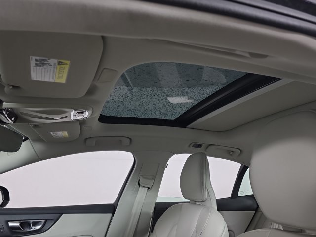 Used 2019 Volvo S60 T5 Momentum FWD image 23