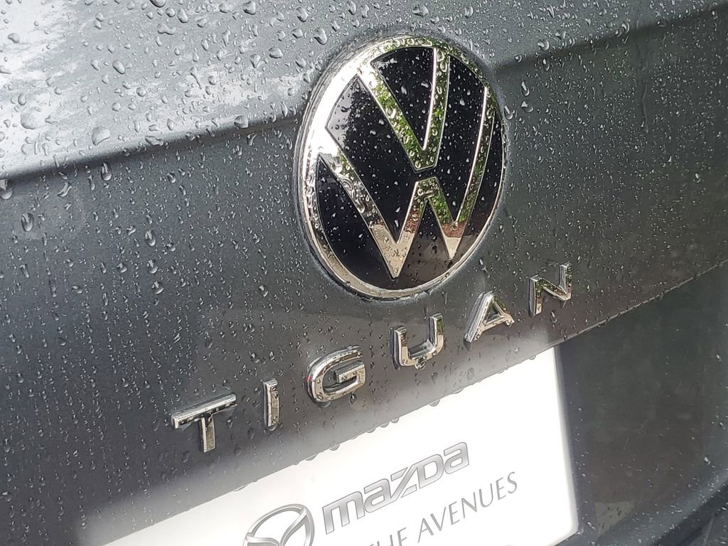 Used 2022 Volkswagen Tiguan SE R-Line image 14