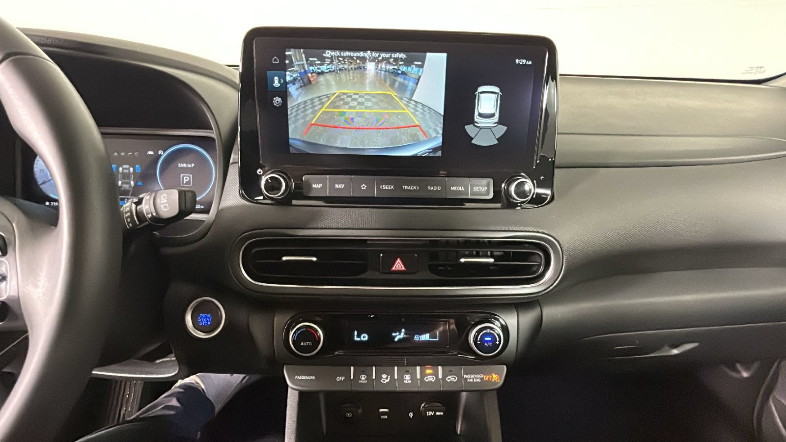 Used 2023 Hyundai Kona Limited AWD/4WD image 29