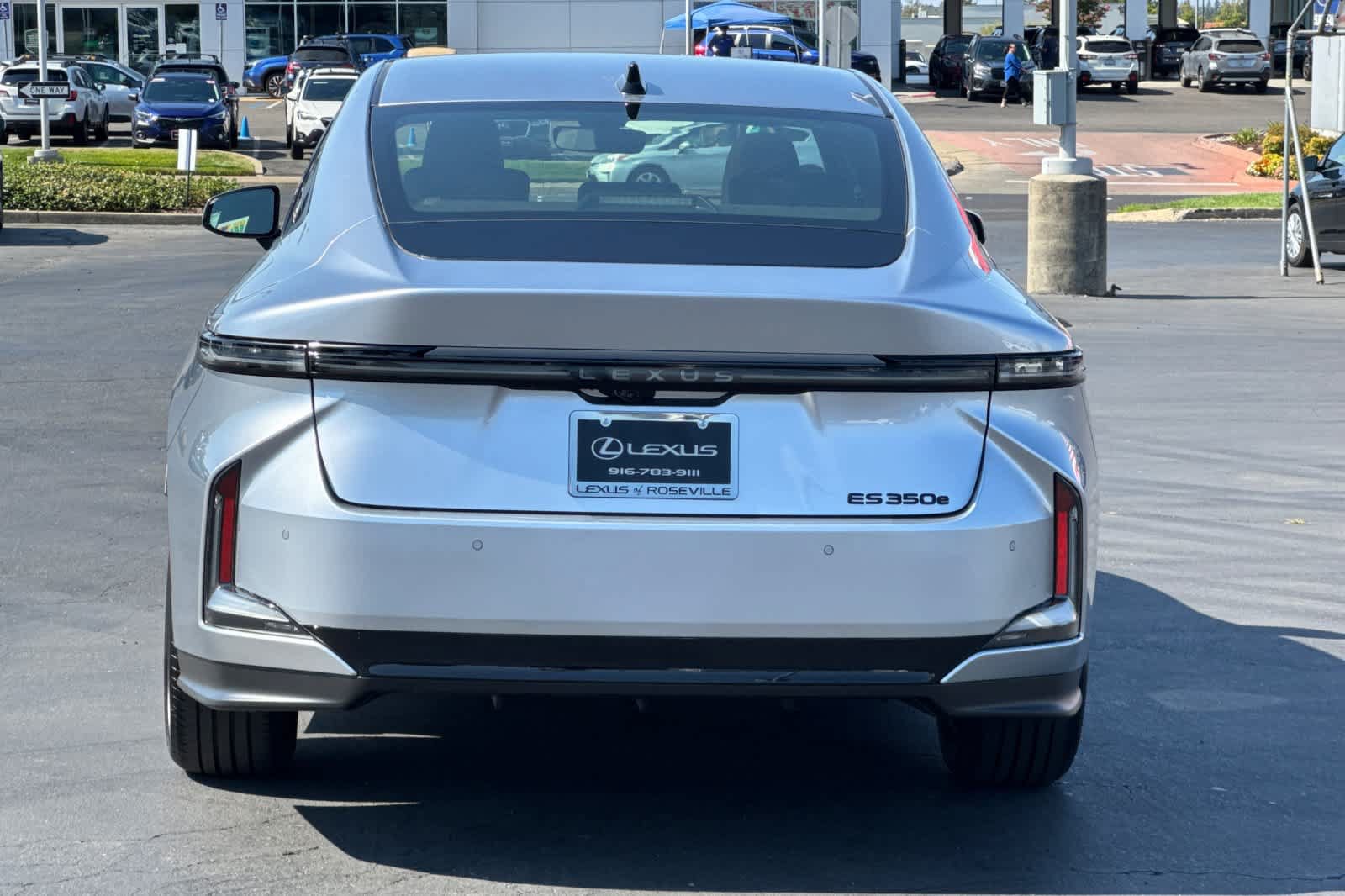 New 2026 Lexus ES 350e FWD image 8