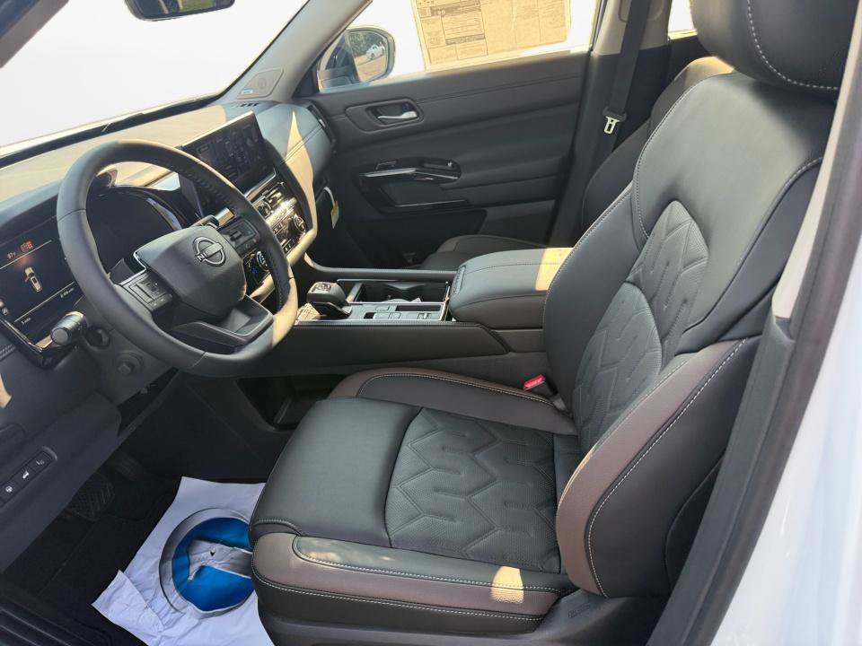 New 2026 Nissan Pathfinder Platinum w/ Cargo Package FWD image 11
