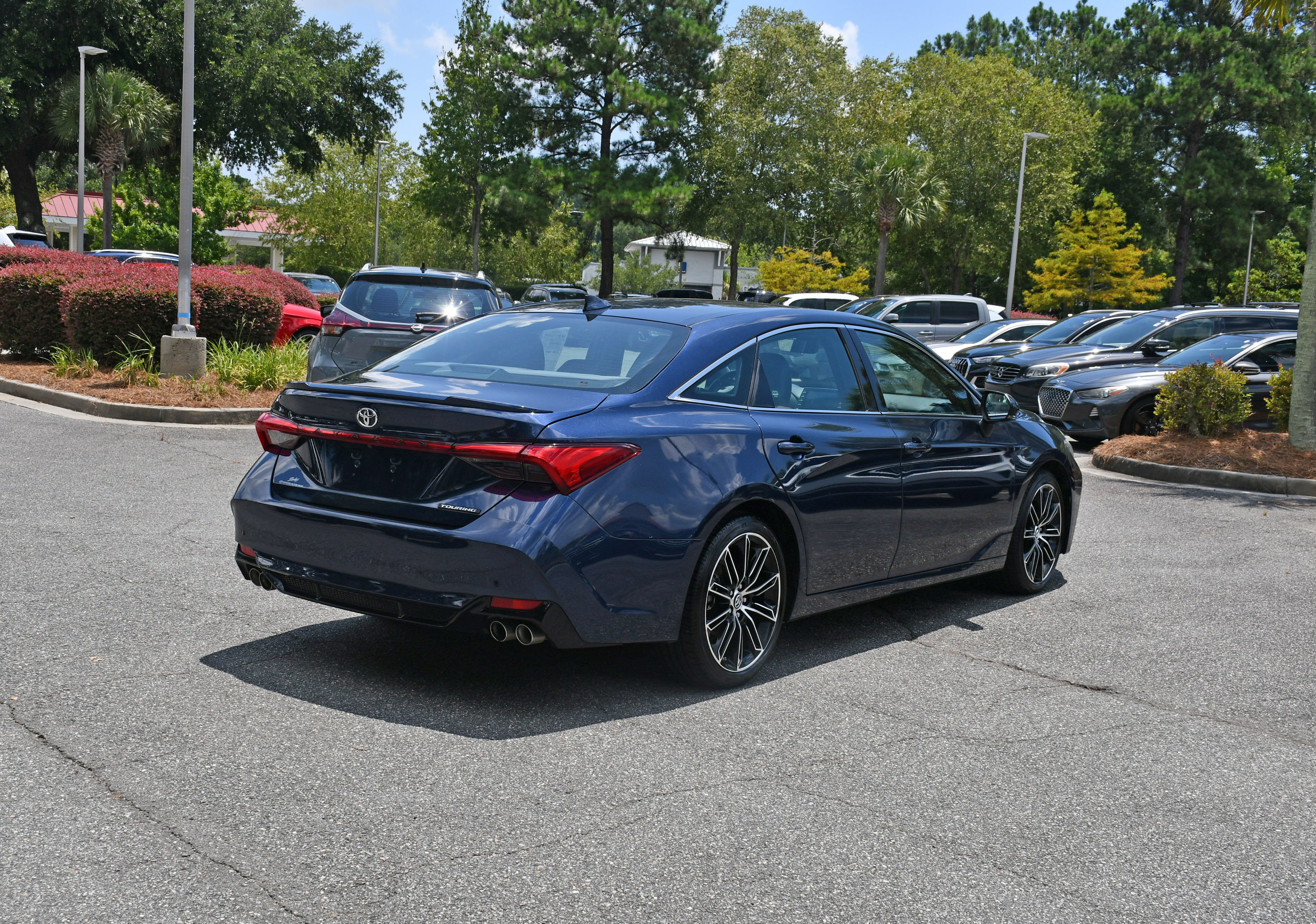 Used 2019 Toyota Avalon Touring w/ Advanced Safety Package FWD image 4