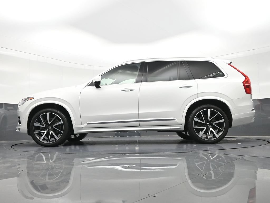 Certified 2023 Volvo XC90 B5 Plus AWD/4WD image 28