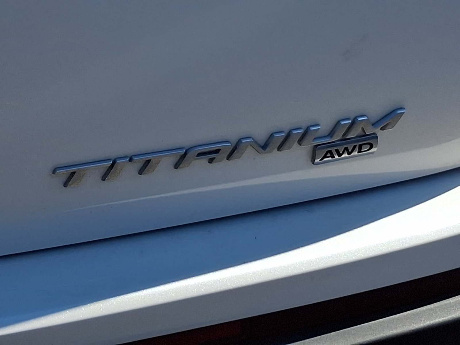 Used 2018 Ford Edge Titanium w/ Equipment Group 301A AWD/4WD image 34