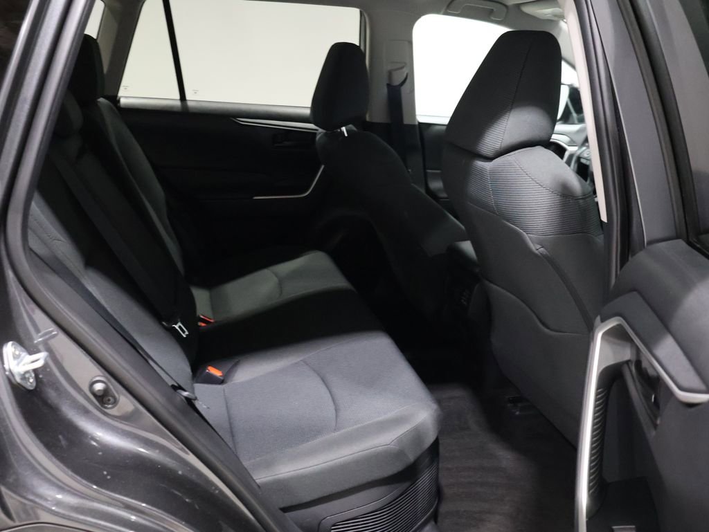 Used 2021 Toyota RAV4 LE w/ Carpet Mat Package (TMS) image 20