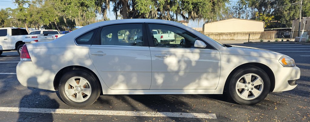 Used 2010 Chevrolet Impala LT w/ Luxury Edition Package image 8