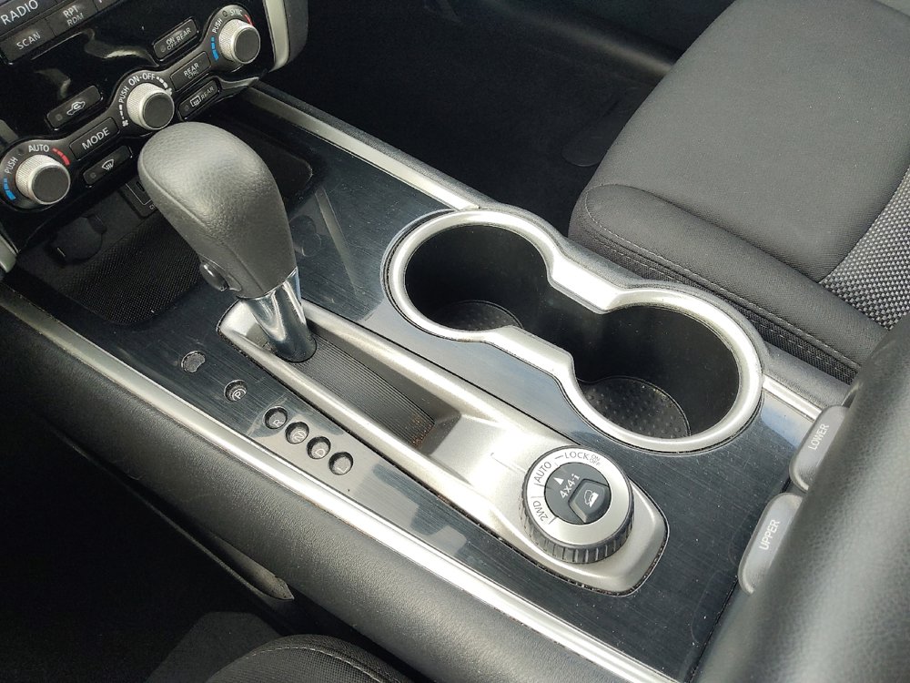 Used 2020 Nissan Pathfinder S image 26