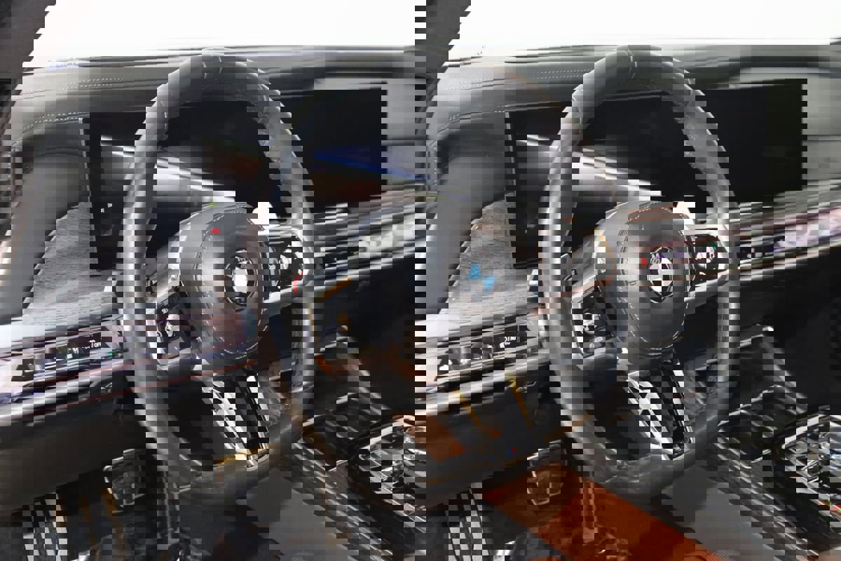 Used 2023 BMW 760i xDrive image 6